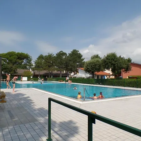 Fuer 6 Personen Ca 46 Qm In Bibione, Adriakueste Italien Und Umgebung